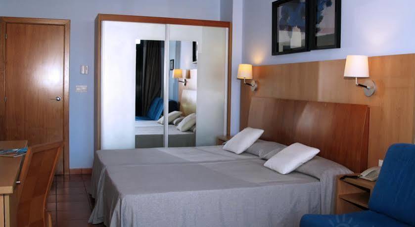 Ohtels Vila Romana Салоу Екстериор снимка