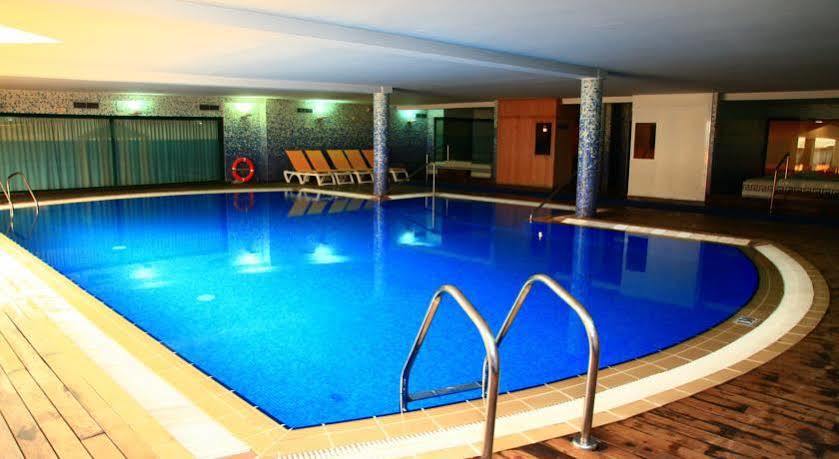 Ohtels Vila Romana Салоу Екстериор снимка